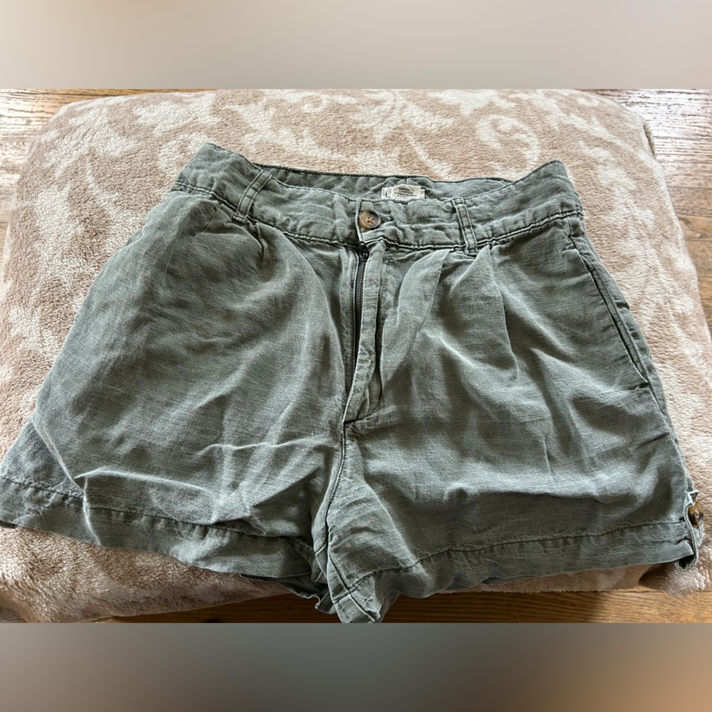 Nicole Miller Olive Green Shorts size 6